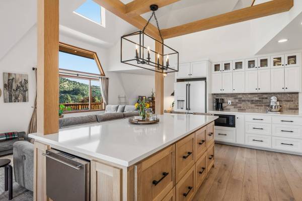 226 Entrada DR, Eagle Point, OR 97524