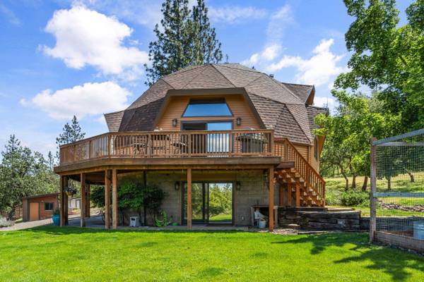 226 Entrada DR, Eagle Point, OR 97524