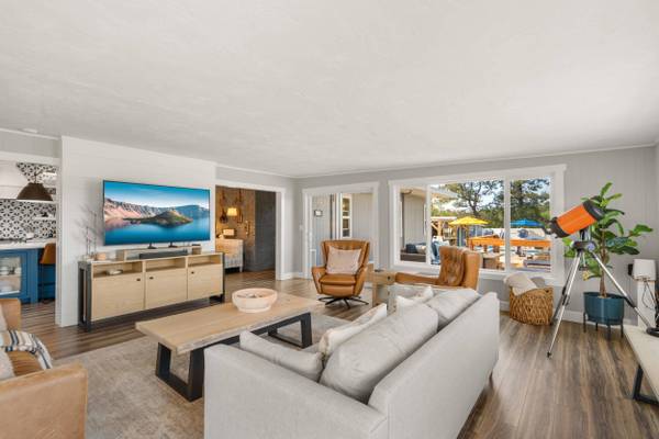4855 Pioneer RD, Medford, OR 97501