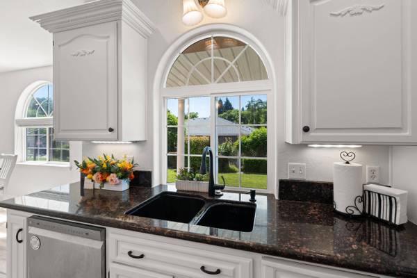 2768 Kerrisdale Ridge, Medford, OR 97504