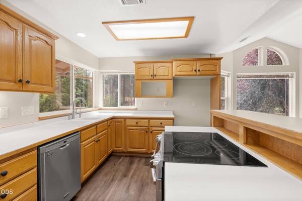 580 Ragsdale RD, Trail, OR 97541