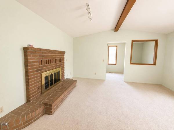 523 Golf View DR, Medford, OR 97504