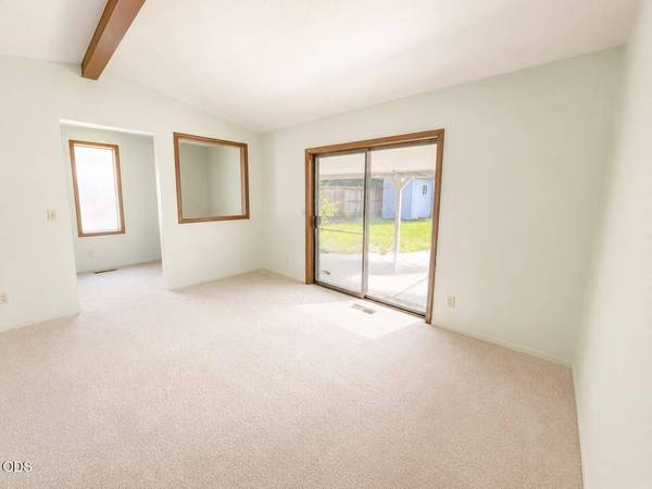 523 Golf View DR, Medford, OR 97504