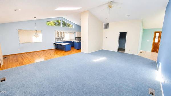 220 Osprey Glen LN, Grants Pass, OR 97526
