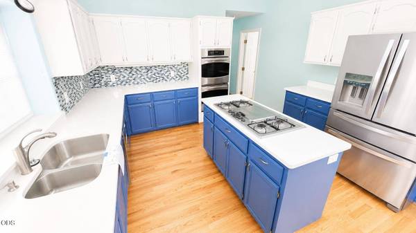 220 Osprey Glen LN, Grants Pass, OR 97526