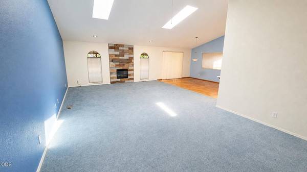 220 Osprey Glen LN, Grants Pass, OR 97526