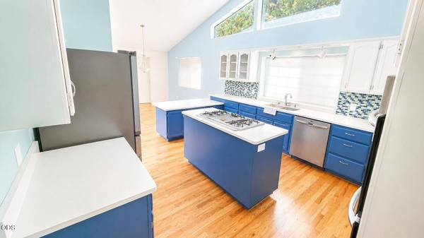 220 Osprey Glen LN, Grants Pass, OR 97526