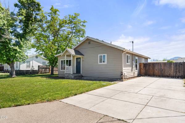 2540 Tennessee DR, Medford, OR 97501