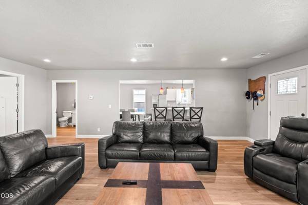 2540 Tennessee DR, Medford, OR 97501