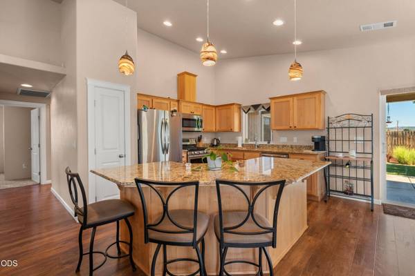 128 Cedric CT, Eagle Point, OR 97524