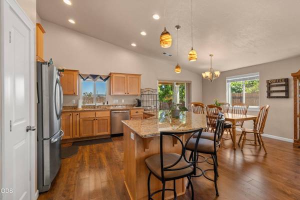 128 Cedric CT, Eagle Point, OR 97524
