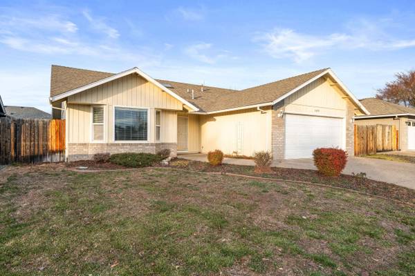 1629 Husker Butte LN, Medford, OR 97504