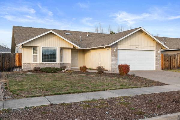 1629 Husker Butte LN, Medford, OR 97504