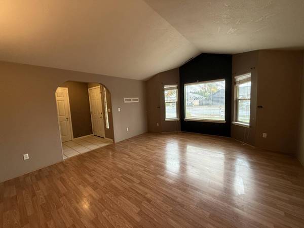 1629 Husker Butte LN, Medford, OR 97504