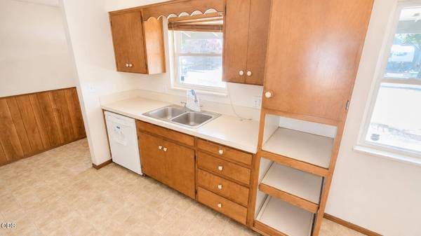 7875 Gladstone AVE, White City, OR 97503
