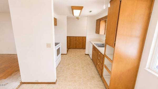 7875 Gladstone AVE, White City, OR 97503