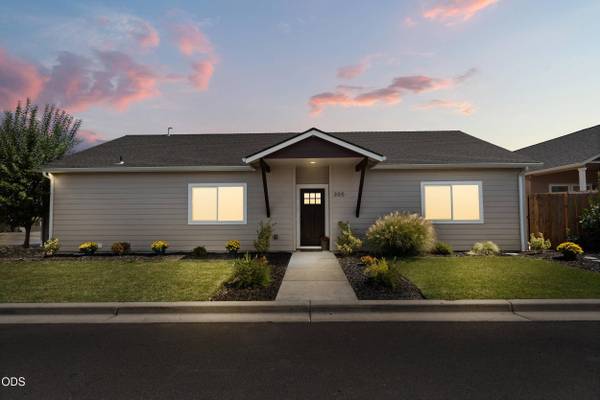 305 Moody LN, Medford, OR 97501