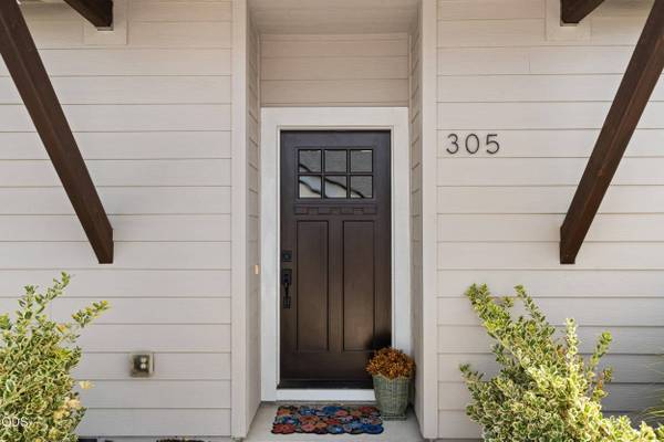 305 Moody LN, Medford, OR 97501