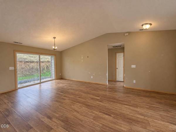1780 Wards Creek RD, Rogue River, OR 97537
