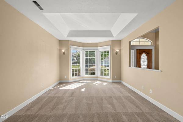 635 Cedarwood DR, Eagle Point, OR 97524