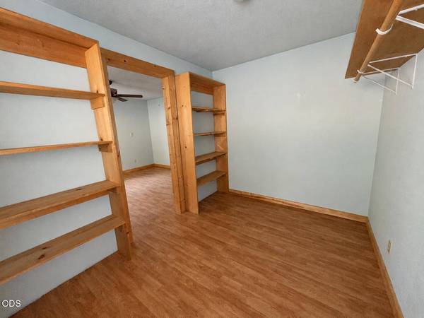 5211 Coyote Creek RD, Wolf Creek, OR 97497