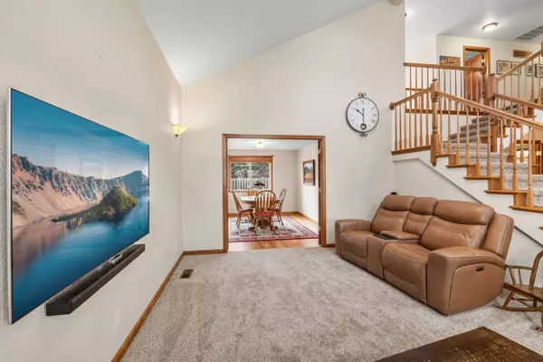 294 Tiffany AVE, Central Point, OR 97502