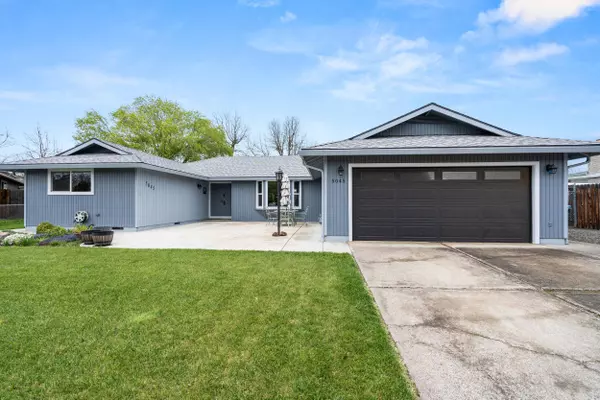 5045 Crestwood AVE, Central Point, OR 97502