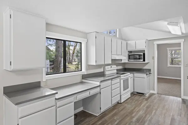 22292 Highway 62, Shady Cove, OR 97539