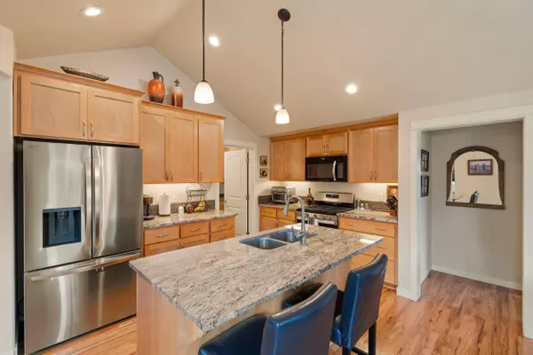 105 Huntley LN, Phoenix, OR 97535