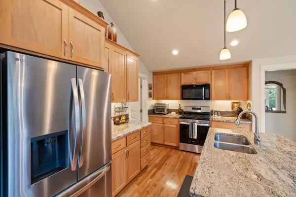 105 Huntley LN, Phoenix, OR 97535