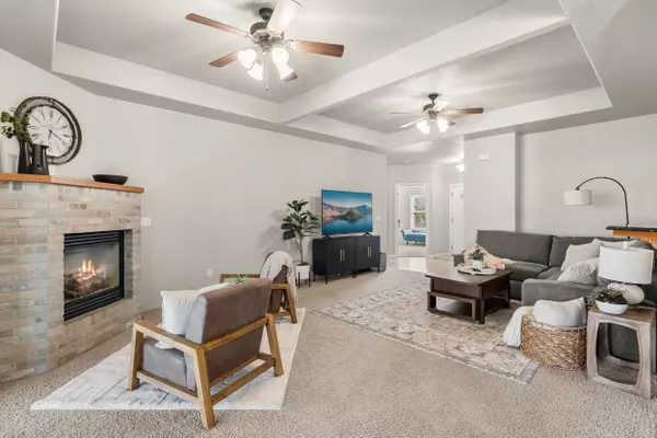 902 Crystal DR, Eagle Point, OR 97524