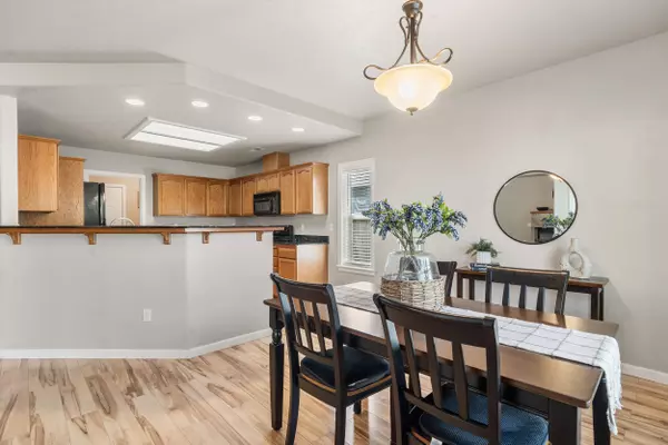 902 Crystal DR, Eagle Point, OR 97524