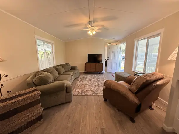 20 Brophy WAY #UNIT 2, Shady Cove, OR 97539