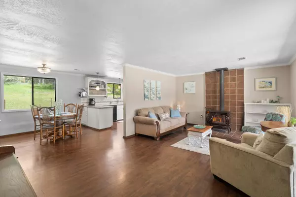 14845 Meadows RD, White City, OR 97503