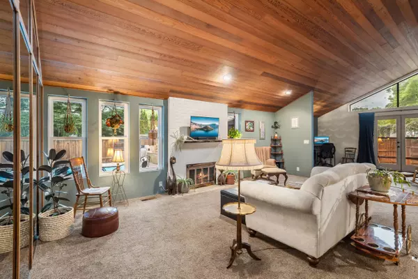 1018 Tamara CIR, Medford, OR 97504