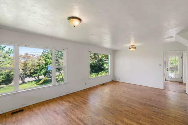 1320 Madrone ST, Ashland, OR 97520