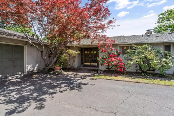 305 Groveland AVE, Medford, OR 97504