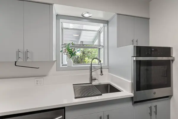 2457 Edgemont DR, Medford, OR 97504