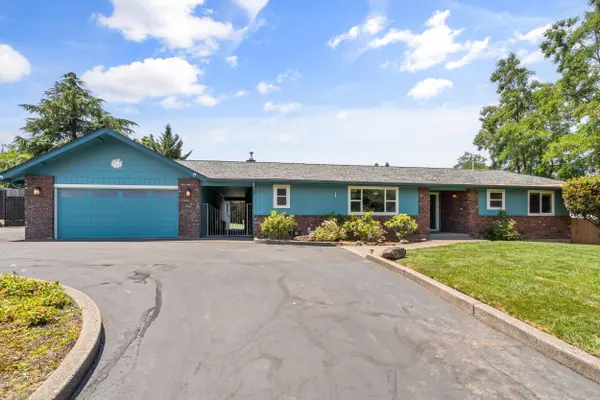723 Pierce RD, Medford, OR 97504