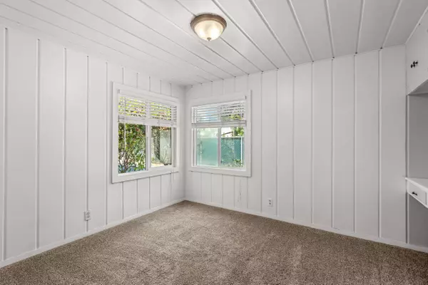 1411 Playford LN, Grants Pass, OR 97527