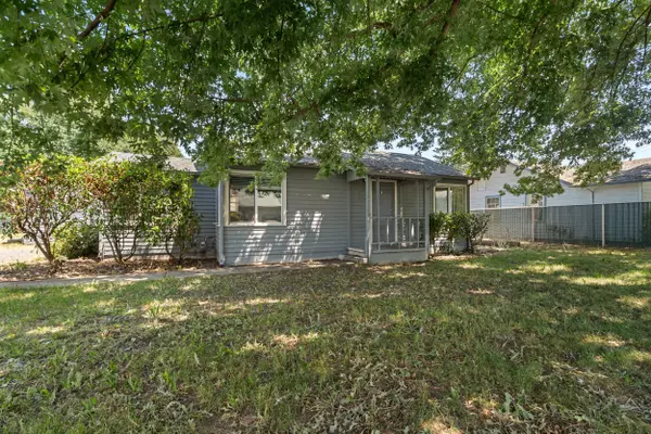 1411 Playford LN, Grants Pass, OR 97527