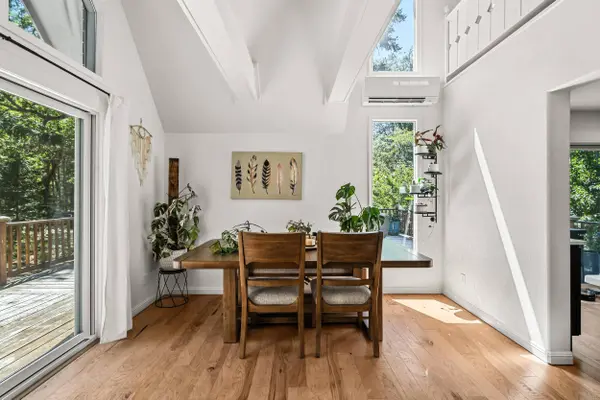 3806 Jumpoff Joe Creek RD, Grants Pass, OR 97526