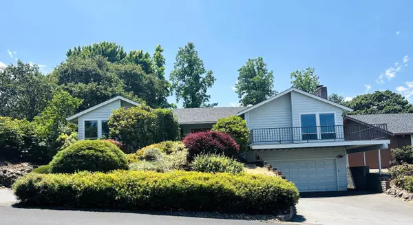 2566 Heritage WAY, Medford, OR 97504