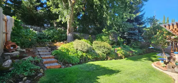 4442 Hillcrest RD, Medford, OR 97504