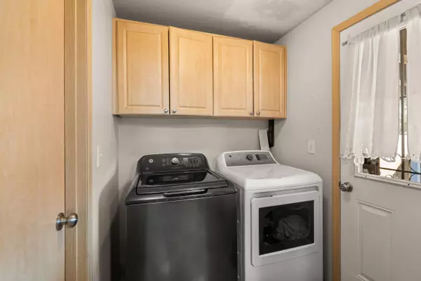 400 5th ST, Phoenix, OR 97535