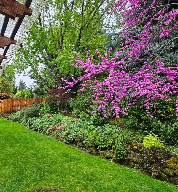 4442 Hillcrest RD, Medford, OR 97504