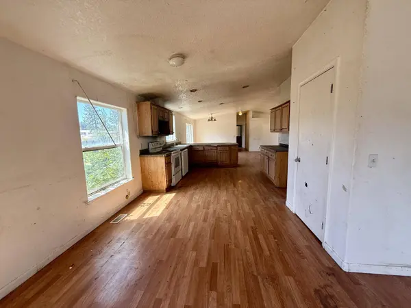 5250 Redwood AVE, Grants Pass, OR 97527