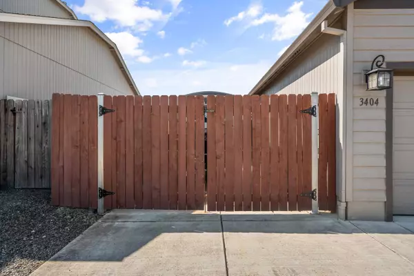 3404 Cascara ST, Medford, OR 97504