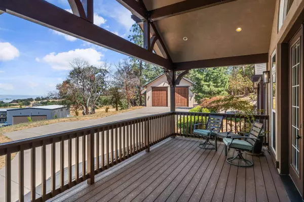 115 Wells Fargo DR, Jacksonville, OR 97530