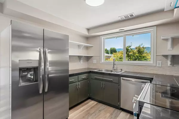 209 Donna WAY, Central Point, OR 97502